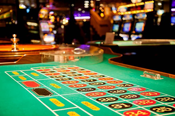 Medusa II slot game interface on latar 888 showing reels and payout table